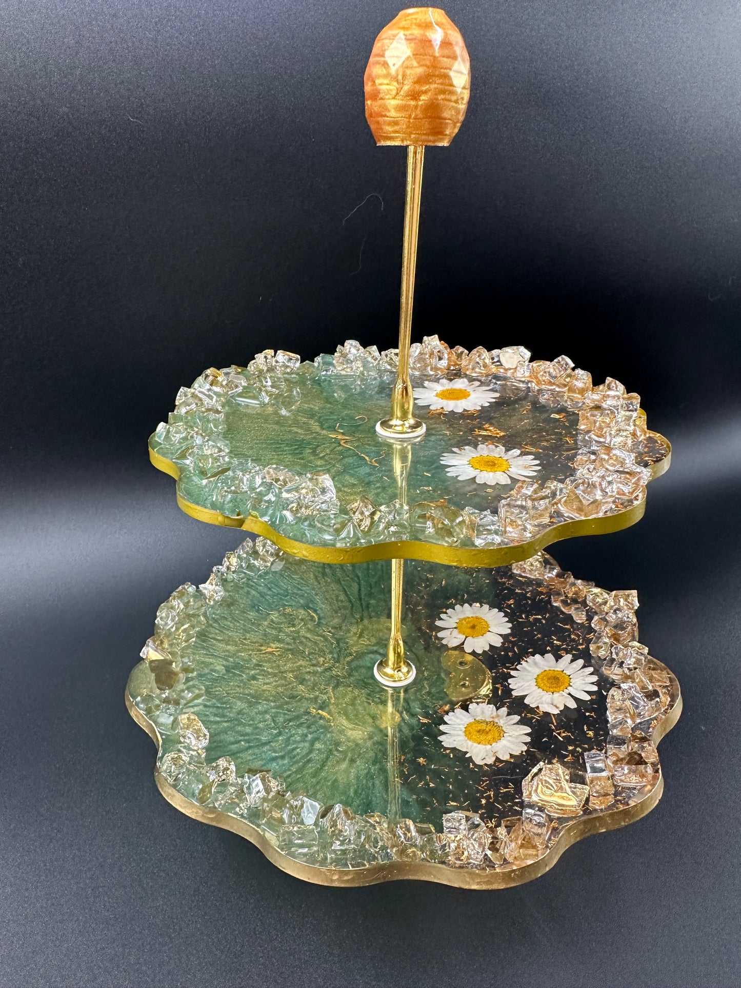 Sparkle resin serving set, Coasters, Fancy resin Trays made by hand, Green and gold with real dried floral, best gifts for your mom, wife, or best friend. - Melissa Art Collection