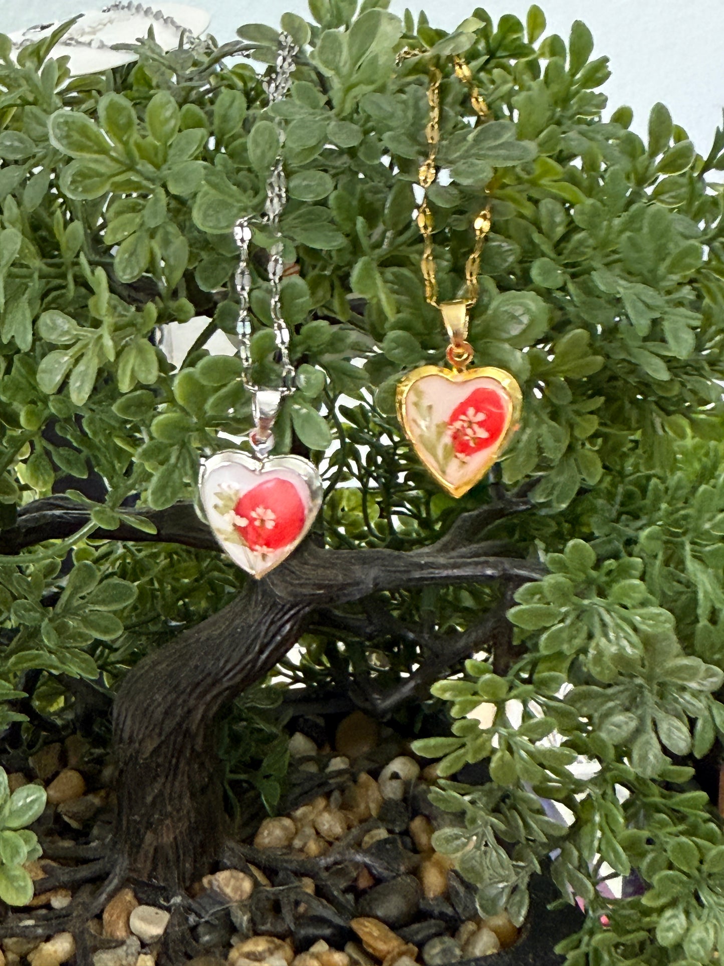Handmade Dried Pressed Flower Heart Locket Necklace – Personalized Floral Photo Pendant