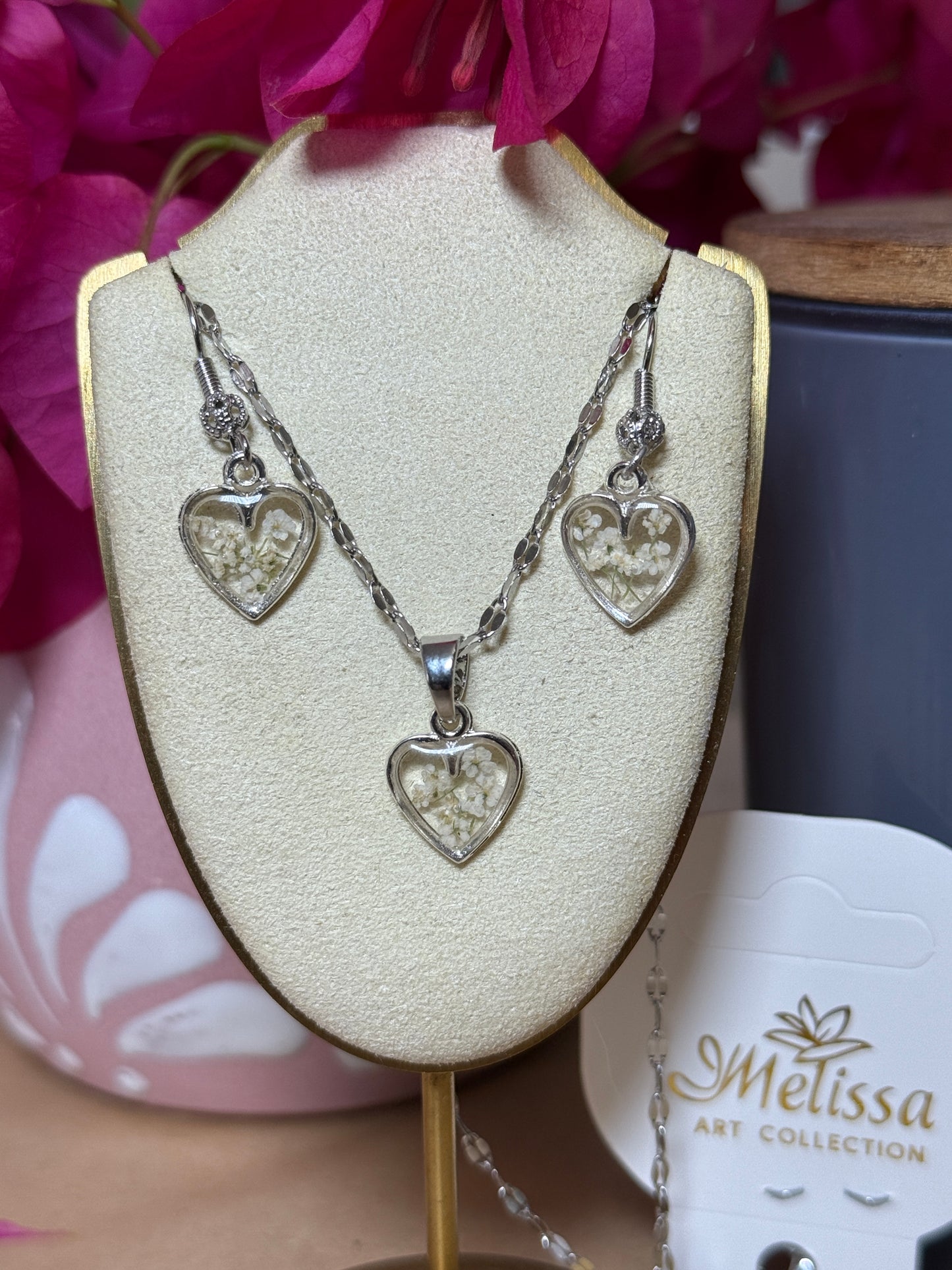 Handmade Real Pressed White Flower Heart Necklace – Silver Tone
