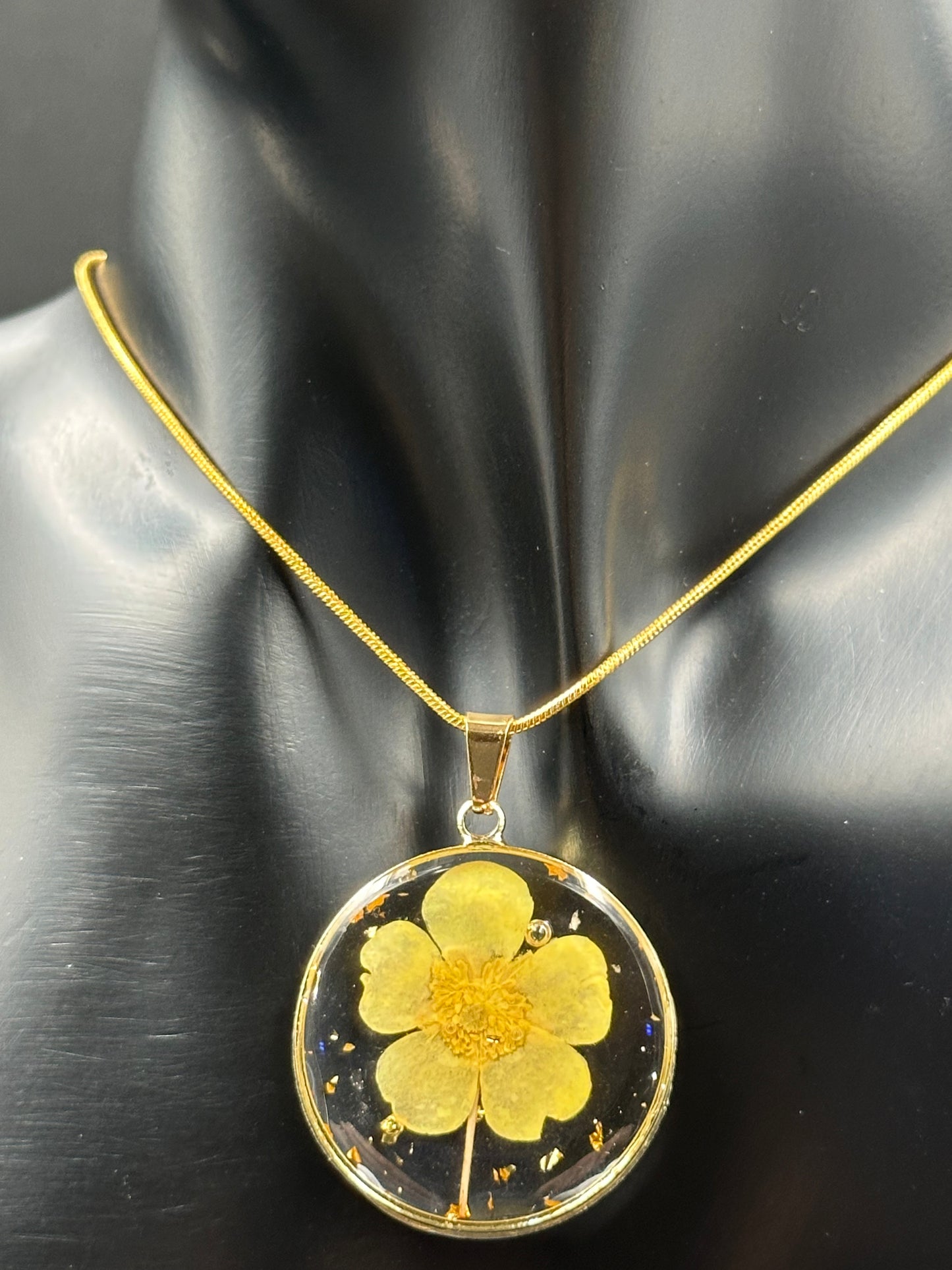 December Daffodil Flower Necklace, Birth Flower Necklace, Handmade Pressed Real Flower Necklace, Unique Gift, Gold Snake Chain - Melissa Art Collection