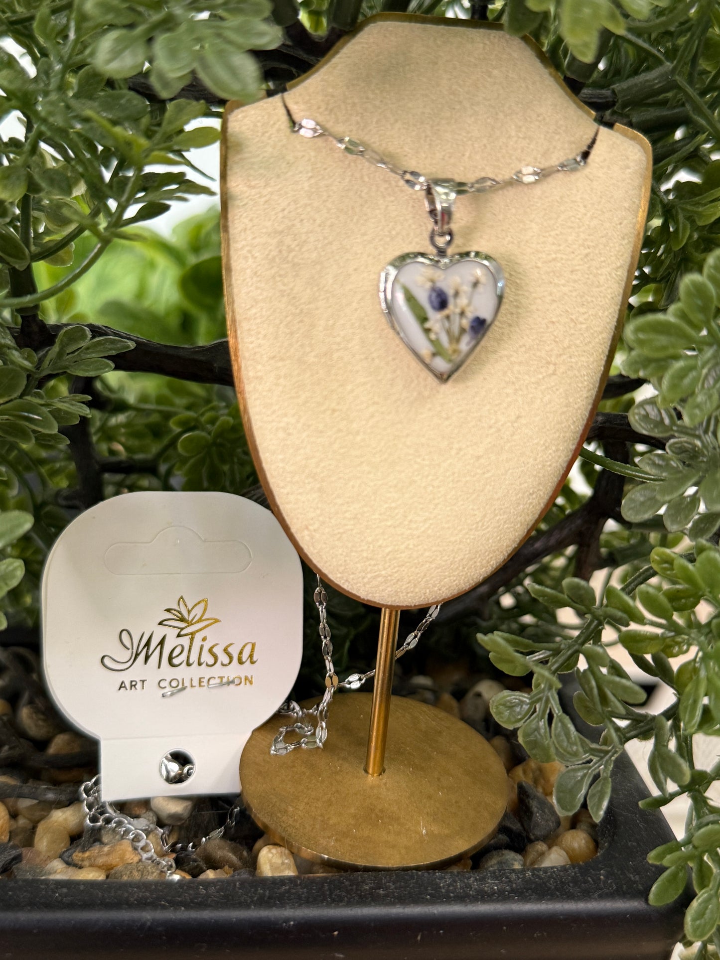 Handmade Dried Pressed Flower Heart Locket Necklace – Personalized Floral Photo Pendant