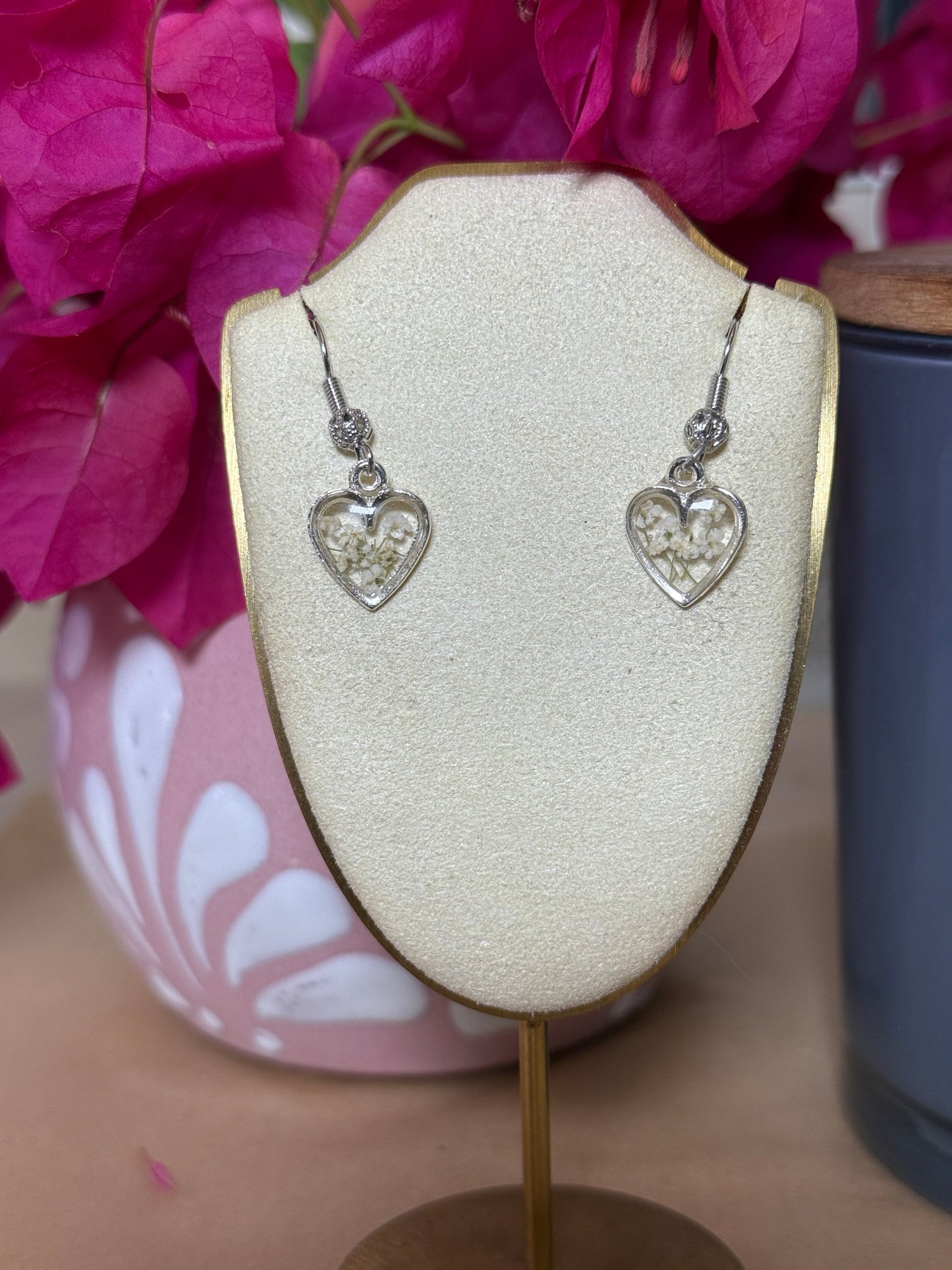 Handmade Real Pressed White Flower Heart Necklace – Silver Tone