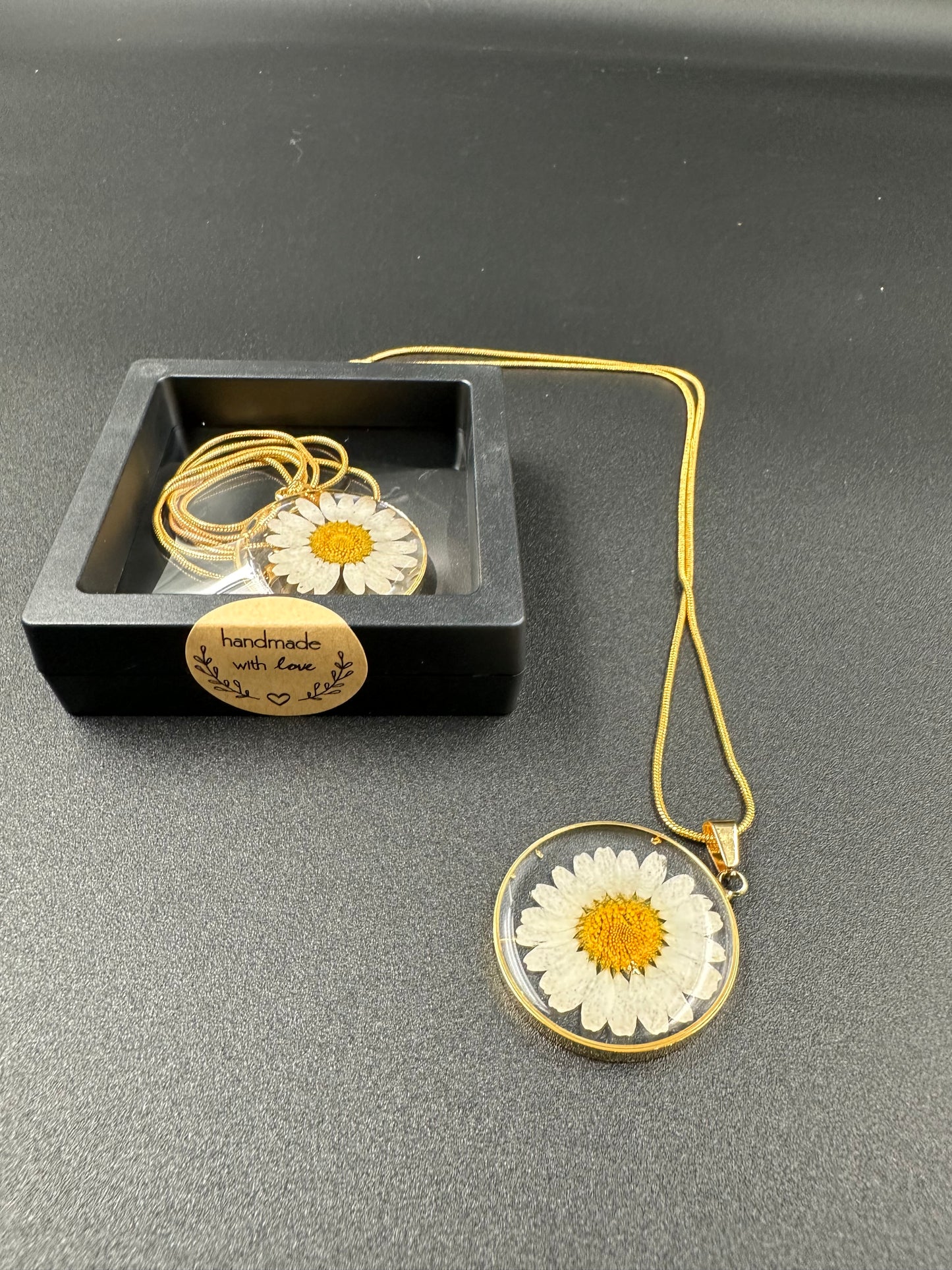 April Daisy Month Flower Necklace,  Birth Flower Necklace, Handmade Pressed Real Flower Necklace, Unique Holiday Gift, Gold Snake chain - Melissa Art Collection