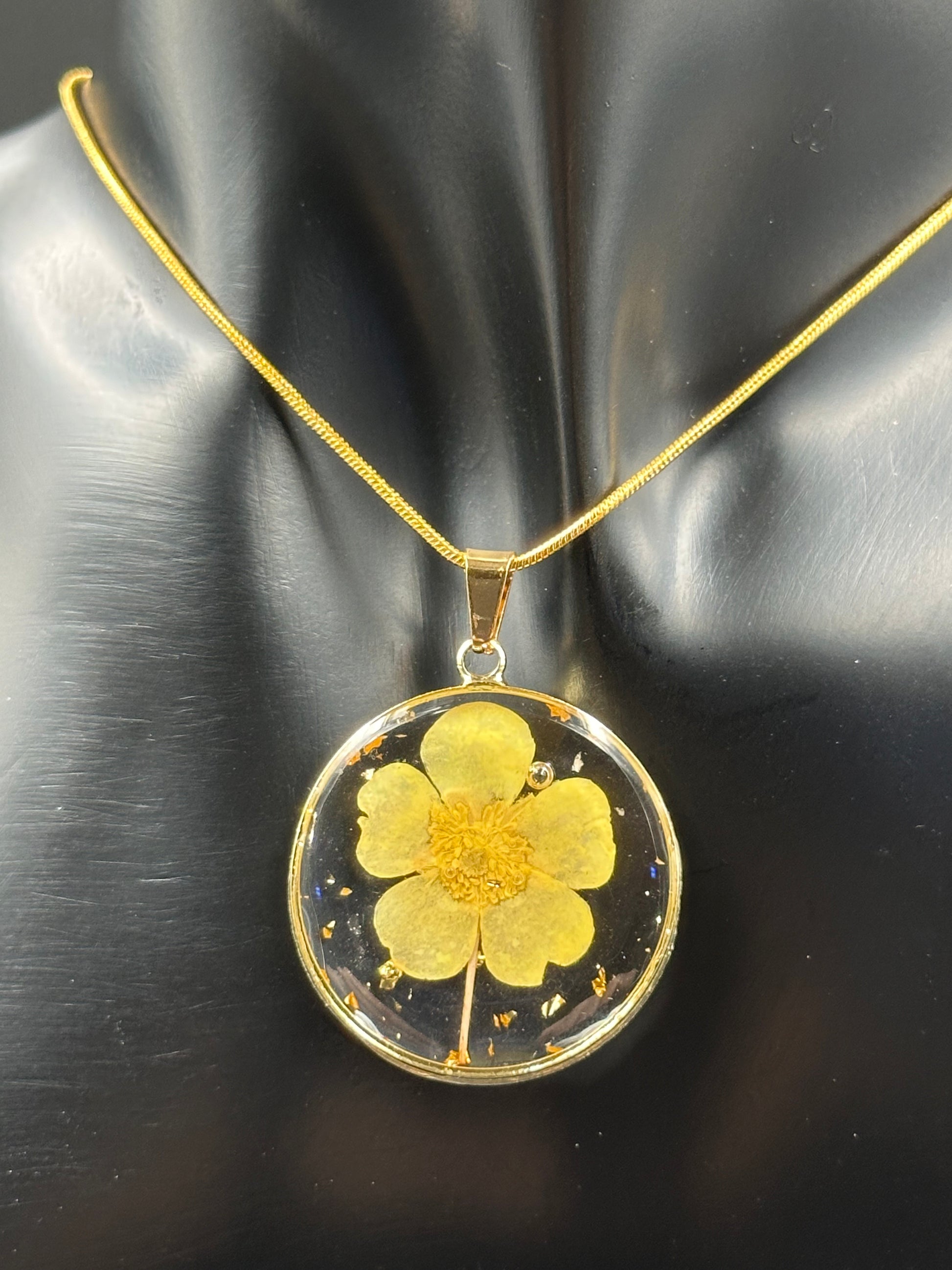 December Daffodil Flower Necklace, Birth Flower Necklace, Handmade Pressed Real Flower Necklace, Unique Gift, Gold Snake Chain - Melissa Art Collection