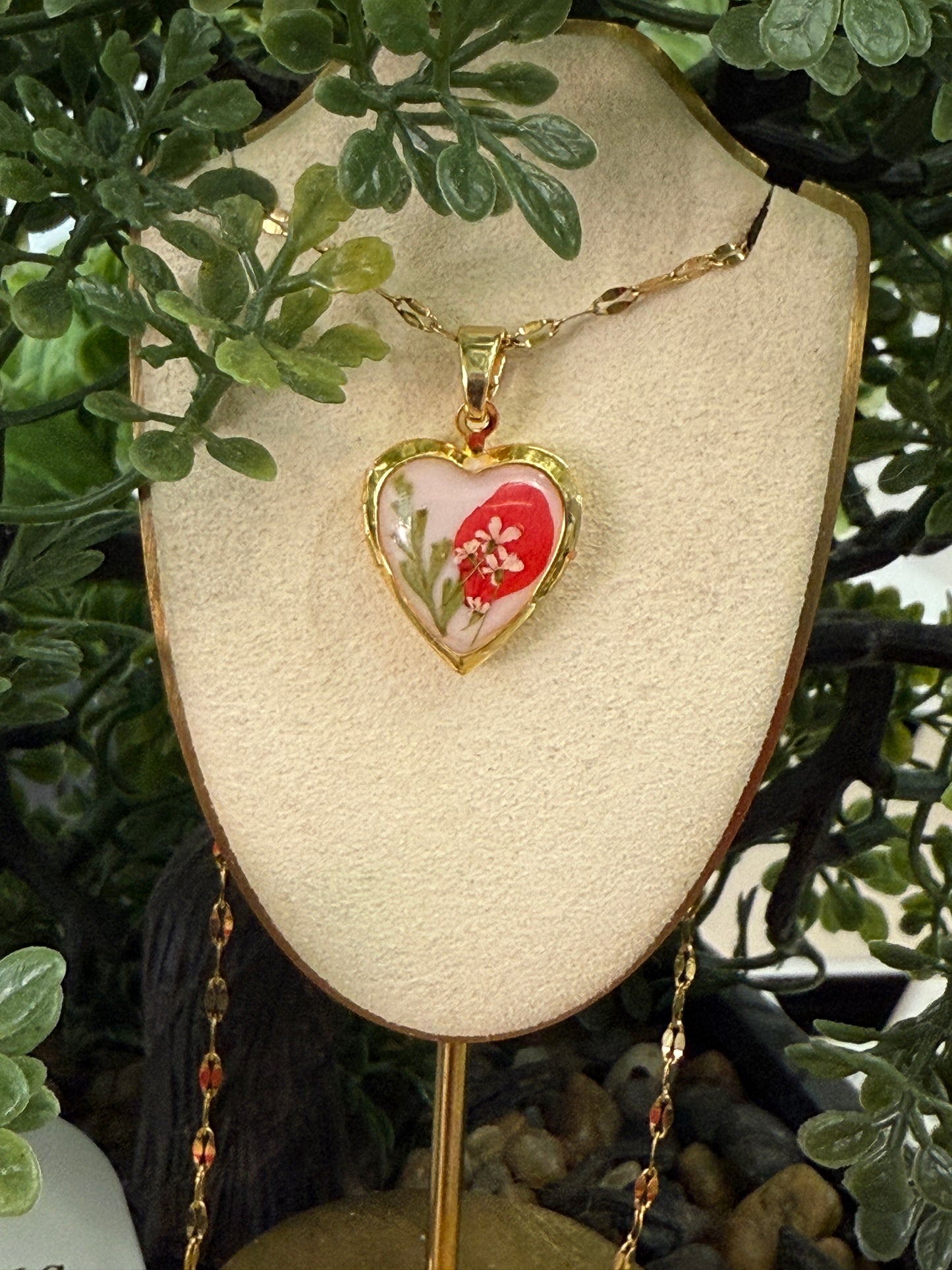 Handmade Dried Pressed Flower Heart Locket Necklace – Personalized Floral Photo Pendant