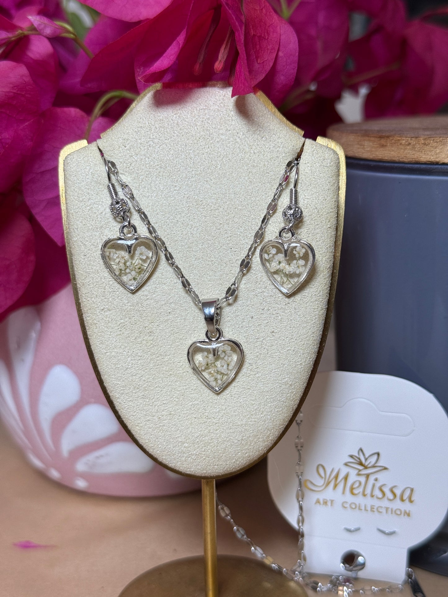 Handmade Real Pressed White Flower Heart Necklace – Silver Tone